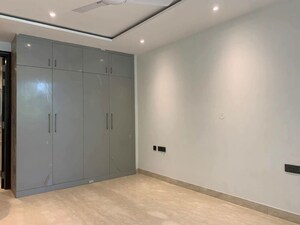 Room in 4 BHK Apartment at Emaar The Palm Drive-The Premier Terraces, Sector 66 – for Sale