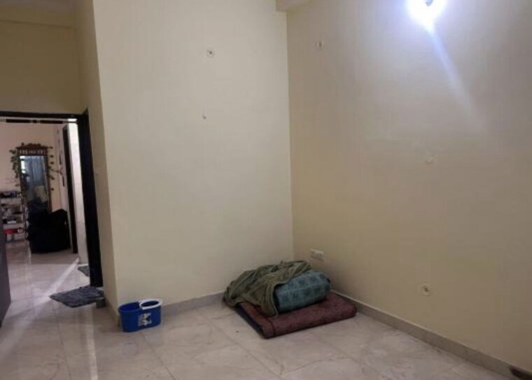 Room, prateek-residency 3 Bedroom 220 Sq.Mt. Independent House In Phi Iii Greater Noida Greater Noida 10724969