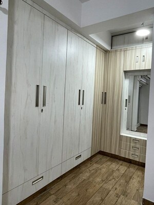 Room in 3 BHK Apartment at Omaxe Palm Greens, Mu Greater Noida – for Rent