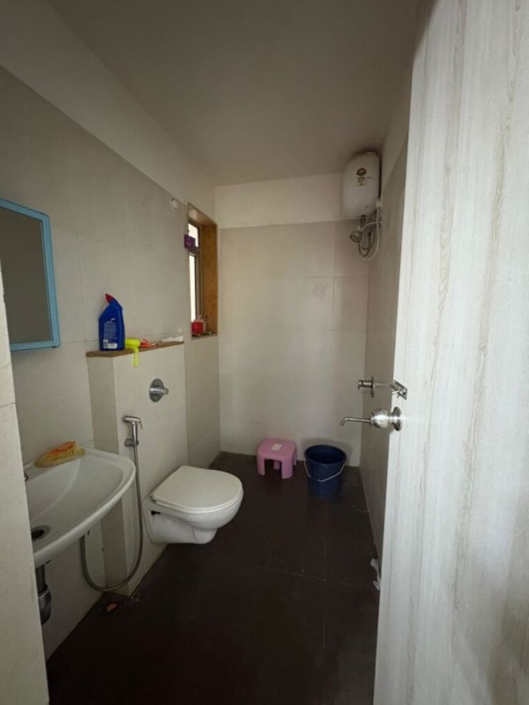 Bathroom, lodha-casa-bella 1.5 Bedroom 640 Sq.Ft. Apartment In Dombivli East Thane 10724984