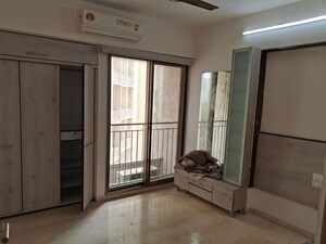 Room in 2 BHK Apartment at Andheri West – for Rent