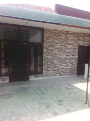 Room in 1 BHK Independent House at Gamma I Greater Noida – for Rent