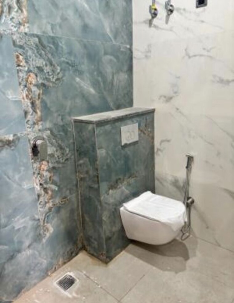Bathroom, omicron iii greater noida 2 Bedroom 100 Sq.Mt. Independent House In Omicron Iii Greater Noida Greater Noida 10725036