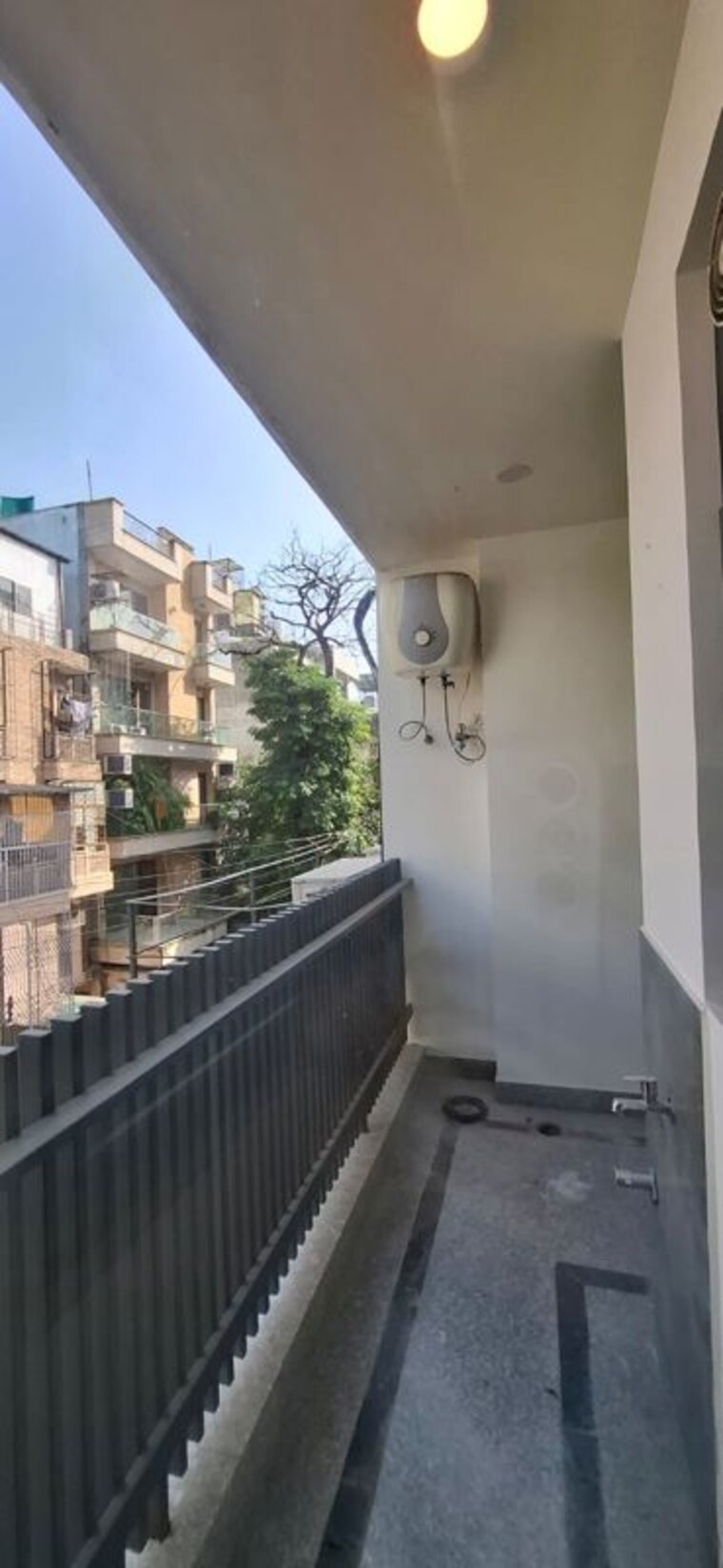 Balcony, south extension ii 3 Bedroom 200 Sq.Ft. Builder Floor In South Extension ii Delhi 10725018