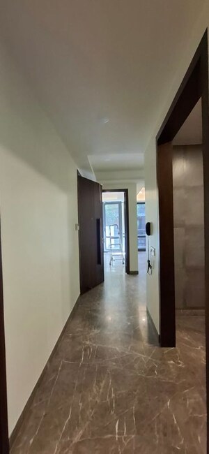 Building Lobby in 3 BHK Builder Floor at South Extension ii – for Rent