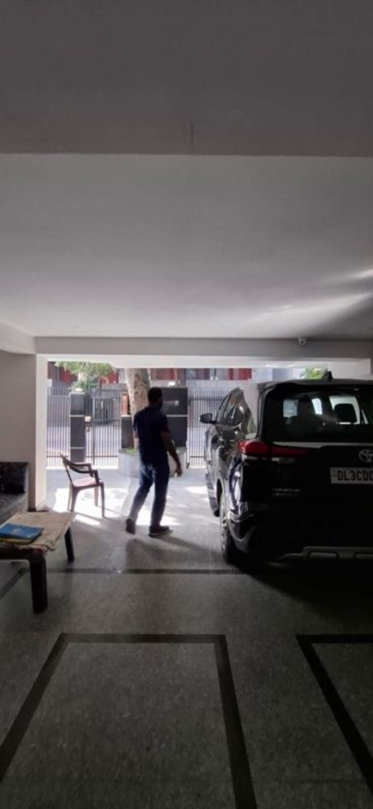  Parking, south extension ii 3 Bedroom 200 Sq.Ft. Builder Floor In South Extension ii Delhi 10725018