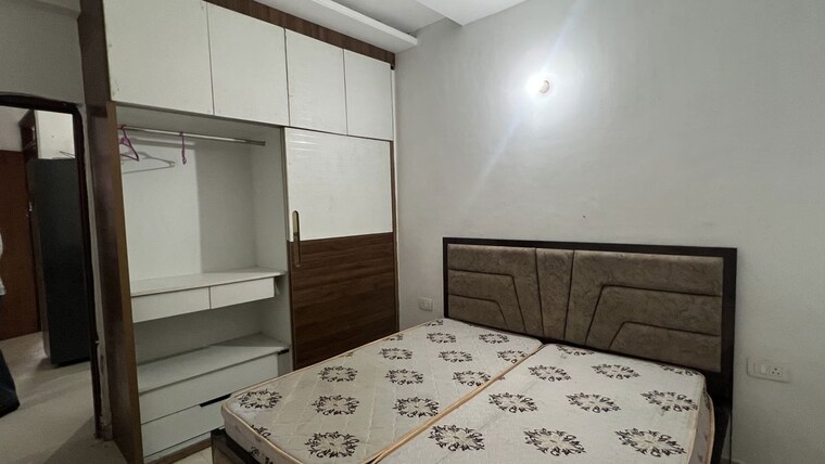 Bedroom, pir machalla 3 Bedroom 1540 Sq.Ft. Apartment In Pir Machalla Zirakpur 10725050