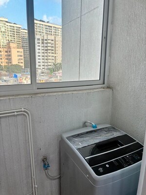 Furnished Amenities in 3 BHK Apartment at LnT Veridian, Powai – for Rent
