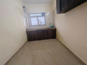 Room in 1 BHK Apartment at Indu Ganesh CHS, Sion – for Rent