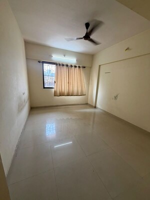 Room in 1 BHK Apartment at Siddhi Highland Springs, Dhokali – for Rent