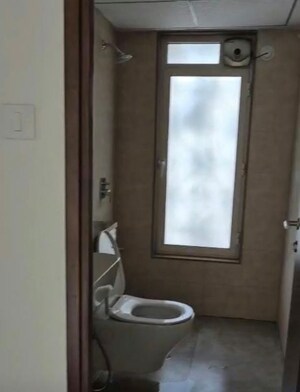 Furnished Amenities in 2 BHK Apartment at Kalpataru Vivant, Jogeshwari East – for Rent