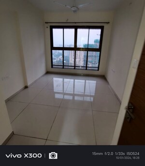 Room in 4 BHK Apartment at Chandak 34 Park Estate, Goregaon West – for Rent
