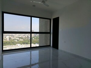 Room in 4 BHK Apartment at Mantra Mirari, Koregaon Park – for Rent