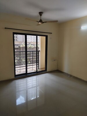 Room in 2 BHK Apartment at Jagdale Velvet, Vartak Nagar – for Rent