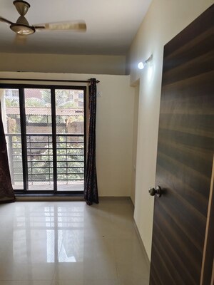 Room in 2 BHK Apartment at Jagdale Velvet, Vartak Nagar – for Rent