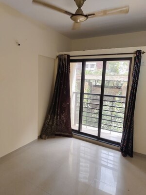 Room in 2 BHK Apartment at Jagdale Velvet, Vartak Nagar – for Rent