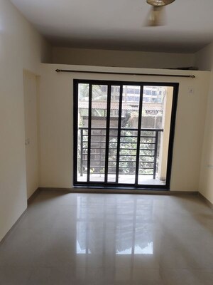 Room in 2 BHK Apartment at Jagdale Velvet, Vartak Nagar – for Rent