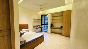 Room in 4 BHK Apartment at Lodha Sterling, Kolshet Road – for Sale
