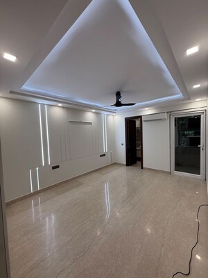 Room in 3 BHK Builder Floor at Kalkaji – for Rent