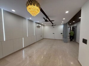 Room in 3 BHK Builder Floor at Kalkaji – for Rent