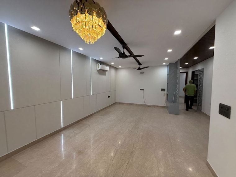 Room, kalkaji 3 Bedroom 200 Sq.Yd. Builder Floor In Kalkaji Delhi 10725191