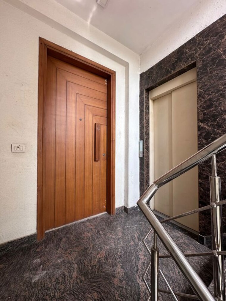 Balcony, sarvodaya enclave 3 Bedroom 213 Sq.Ft. Builder Floor In Sarvodaya Enclave Delhi 10725193