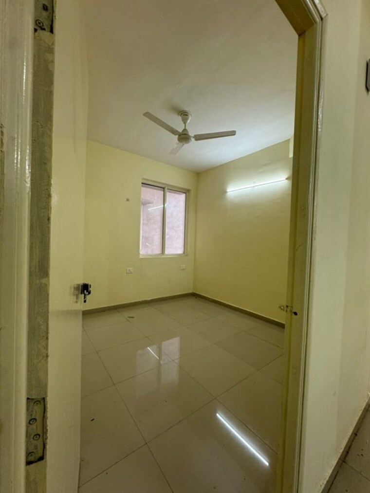 Bathroom, pyramid-fusion-homes 2 Bedroom 578 Sq.Ft. Apartment In Sector 70a Gurgaon 10725198