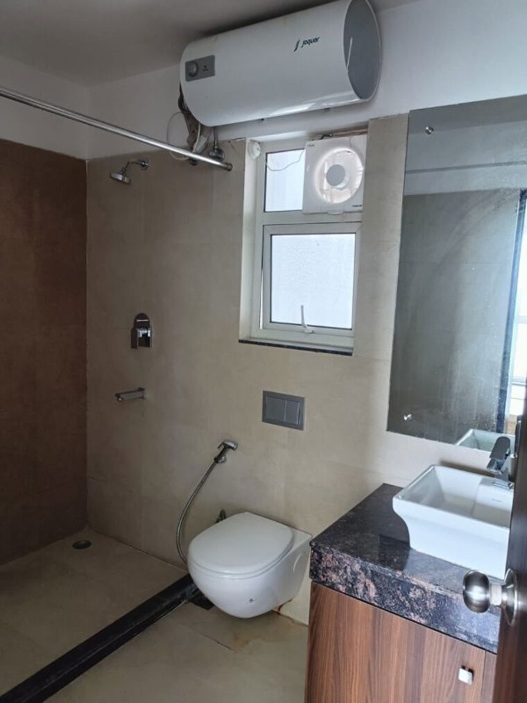 Bathroom, m3m-escala 3.5 Bedroom 2150 Sq.Ft. Apartment In Sector 70a Gurgaon 10725205