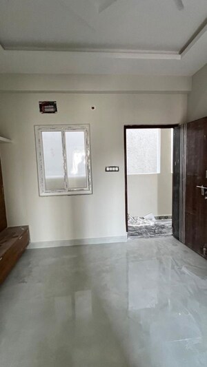 Room in 1 BHK Builder Floor at Kondapur – for Rent