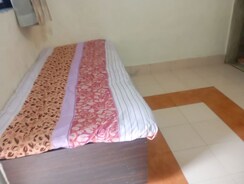 1 RkApartment For Rent in Eff Jumbo Darshan CHS