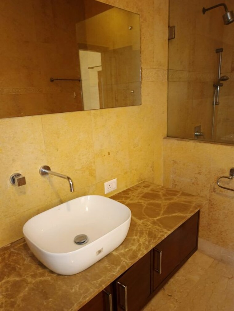 Bathroom, panchsheel park 4 Bedroom 3000 Sq.Ft. Builder Floor In Panchsheel Park Delhi 10723121