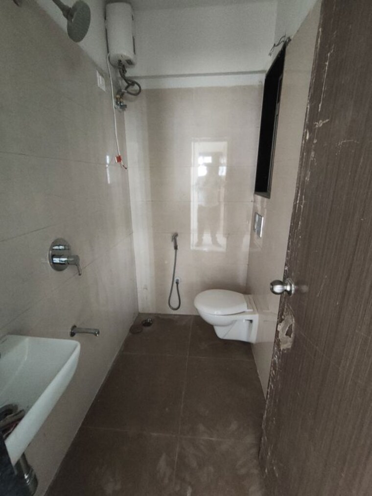 Bathroom, shreeji-plaza 2 Bedroom 950 Sq.Ft. Apartment In Malad West Mumbai 10725219