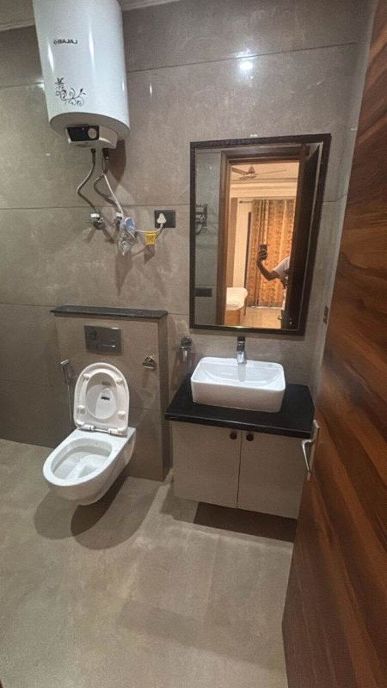 Bathroom, sector 47 3 Bedroom 1850 Sq.Ft. Builder Floor In Sector 47 Gurgaon 10725226