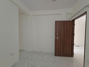 Room in 1 BHK Builder Floor at Pandav Nagar – for Rent