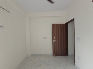 Room in 1 BHK Builder Floor at Pandav Nagar – for Rent