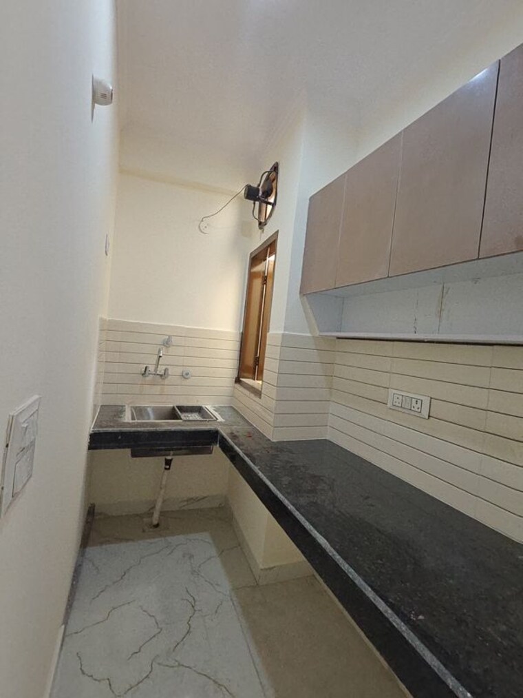 Kitchen/pantry, pandav nagar 1 Bedroom 450 Sq.Ft. Builder Floor In Pandav Nagar Delhi 10725241