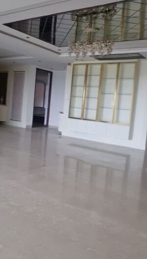 Room in 4 BHK Apartment at Pranava One Hyderabad, Somajiguda – for Rent