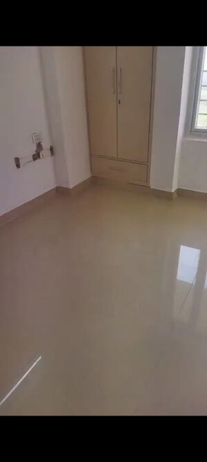 Room in 2.5 BHK Apartment at Bankey Bihari Aggarwal Heights, Raj Nagar Extension – for Sale