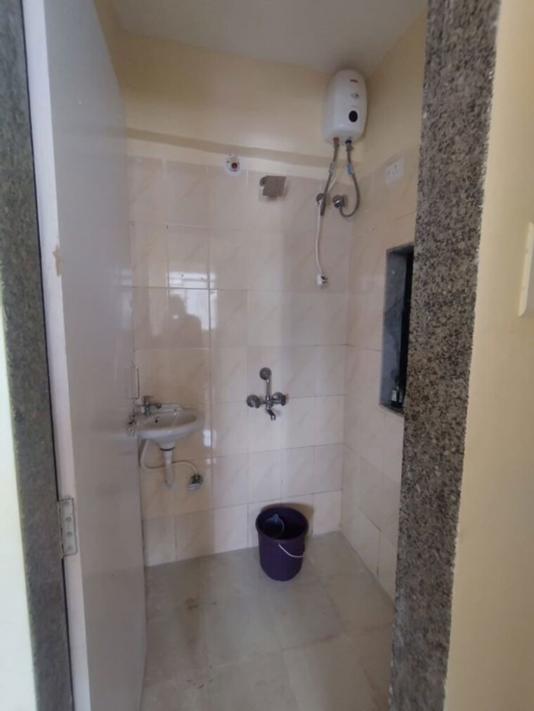 Bathroom, shree-sai-shiv-shahi-chs 1 Bedroom 400 Sq.Ft. Apartment In Lower Parel Mumbai 10725282