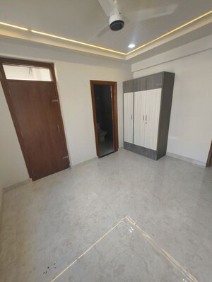 Room in 4 BHK Apartment at MRG Altura, Narayanpuri – for Rent