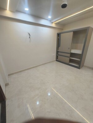 Room in 4 BHK Apartment at MRG Altura, Narayanpuri – for Rent