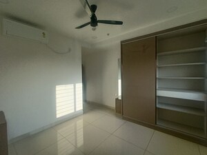 Room in 3 BHK Apartment at Prestige Tranquil, Kokapet – for Rent