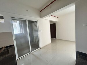 Room in 2 BHK Apartment at Mantra Monarch, Balewadi – for Rent