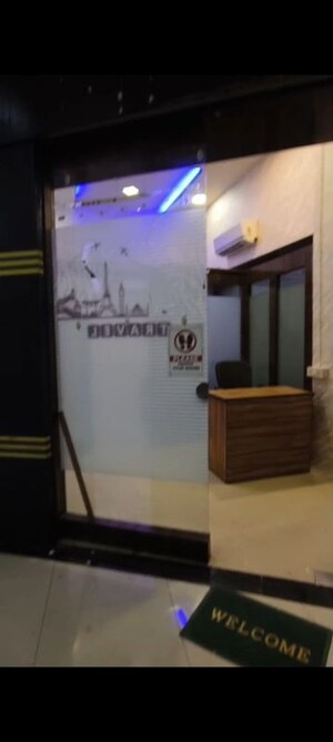 Room in  Office Space at Express Zone, Malad East – for Rent