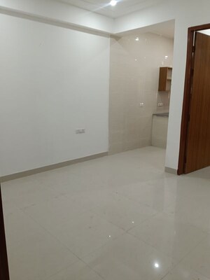 Room in 1 BHK Builder Floor at Ansal Plaza Sector-23, Sector 23 – for Rent