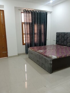 1 BHK +Builder Floor For Rent in Ansal Plaza Sector-23