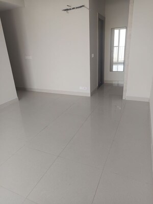 Room in 3 BHK Apartment at Tata Eureka Park, Sector 150 – for Rent