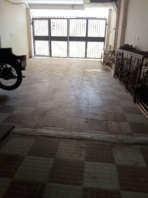 Parking in 1 BHK Builder Floor at Saket – for Rent