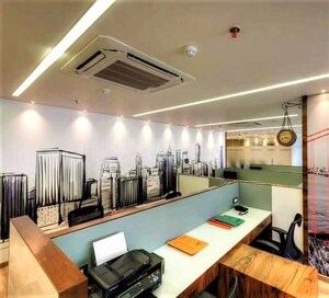  Office Space For Rent in Palasia Square