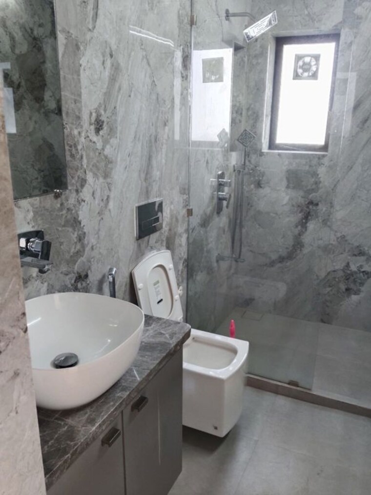 Bathroom, worli 3 Bedroom 1650 Sq.Ft. Apartment In Worli Mumbai 10725414